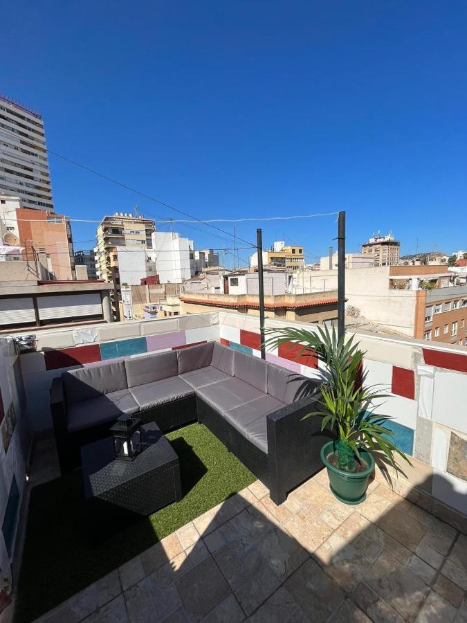 Piso céntrico en Alicante Esterno foto