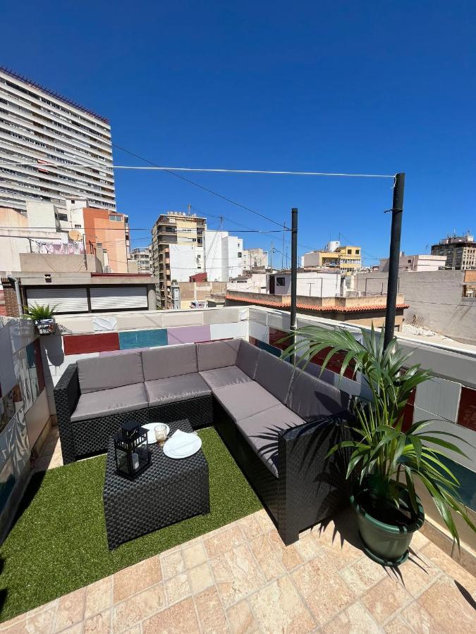 Piso céntrico en Alicante Esterno foto